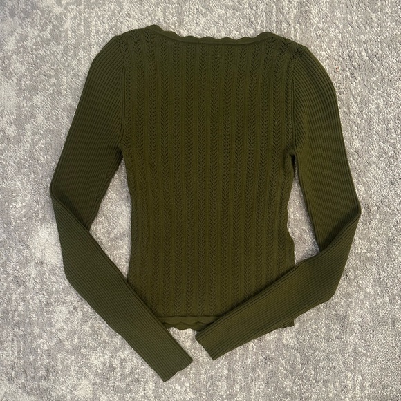 Aritzia Wilfred Soloist Sweater Long sleeve in Olive Green - Picture 2 of 2